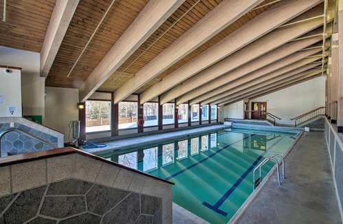 Campton House | White Mtns Holiday Home! Cabin 1 Mi to Skiing