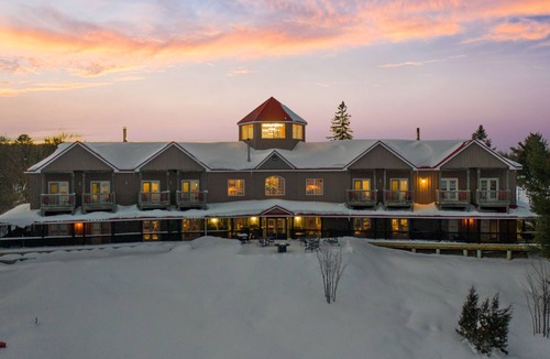 Dunchurch Villa | Whitestone Ranch | Luxury Lakefront Estate Near Muskoka (Sleeps 24)