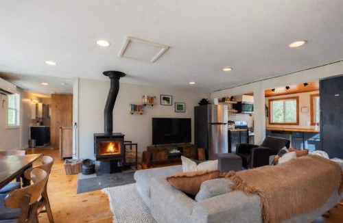 Kerhonkson House | Wild Sage Cabin Pond Kerhonkson
