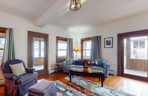 Bomoseen House | Wildberry Cottage