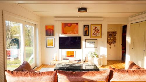 Parksville House | Wildwoods Dog-Friendly Catskills Retreat