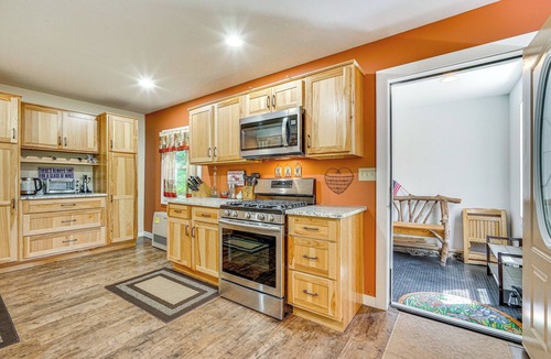 Wilmington Cottage | Wilmington Retreat Near Trails, Skiing & Festivals