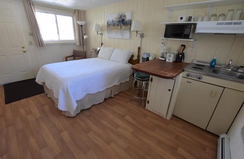 Dryden House | Wilson Lake Inn