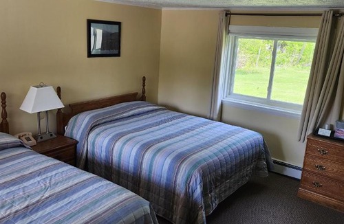 Dryden House | Wilson Lake Inn