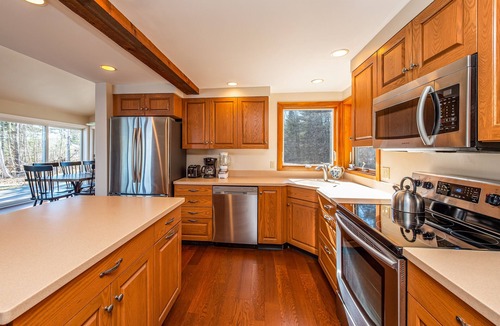 Harpswell House | Windward - Enjoy privacy, comfortable living spaces, and easy water access