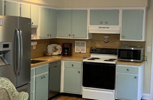 Cutchogue House | Wine Country Getaway on Private Street & Peconic Bay Neighborhood Beach Access