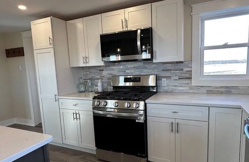 Cayuga House | Wine Trail and Sunset Vibes in this Welcoming 3-bedroom home in Cayuga!
