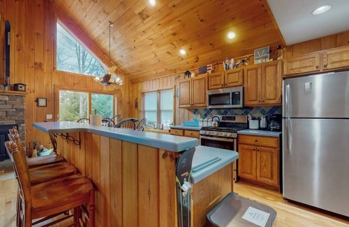 Stratton and Bromley Ski Areas House | Winhall Woodland House | Winhall Home w/large deck - near Stratton & Bromley