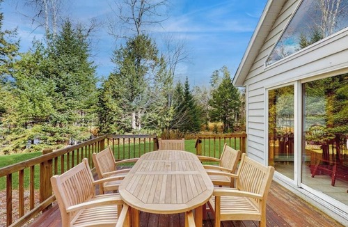 Stratton and Bromley Ski Areas House | Winhall Woodland House | Winhall Home w/large deck - near Stratton & Bromley