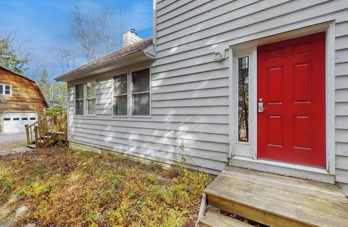 Stratton and Bromley Ski Areas House | Winhall Woodland House | Winhall Home w/large deck - near Stratton & Bromley