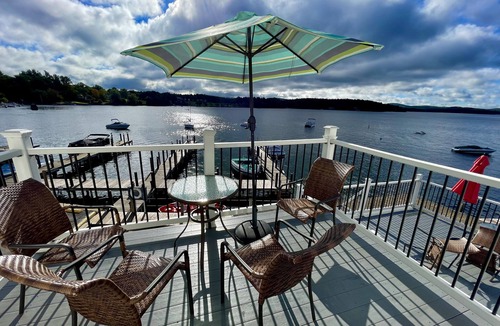 Wolfeboro Apartment | Winni lakefront room @ Windrifter Yacht Club