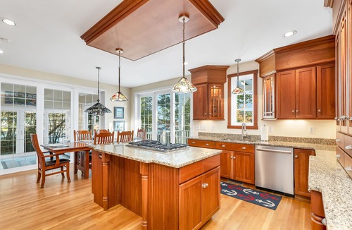 Moultonborough House | Winnipesaukee Luxury for 16 Prime Location with AUGUST and SEPT SPECIALS
