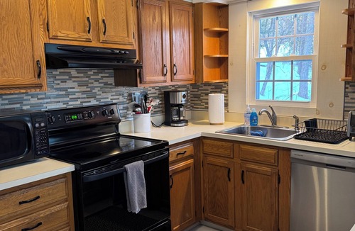 Wilmington Ski Chalet | Winter ‘27 Seasonal Available-Dog Friendly Chalet in the Woods + Pool, Mt. Snow