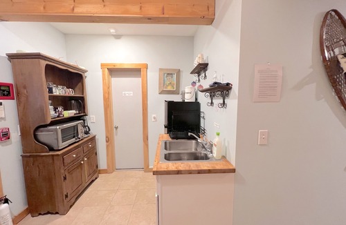 Hartland House | Wise Pines Renovated Barn (Bunkhouse)