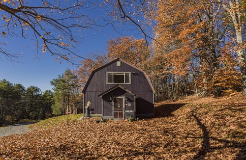 Hartland House | Wise Pines Renovated Barn (Bunkhouse)