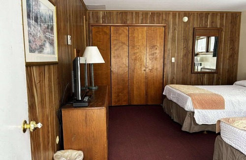 Hamilton Hotel | Wonderful 1-bedroom hotel room in charming Hamilton - #326 Taylor