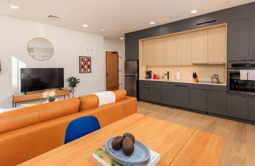 Mission Hill Apartment | Wonderful 1BR in Mission Hill!