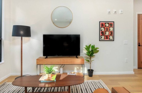 Mission Hill Apartment | Wonderful 1BR in Mission Hill!