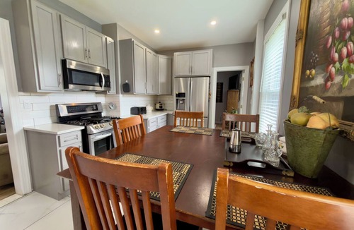 Ampere Apartment | Wonderful 3-bedroom apartment parking & WiFi. World Cup party here!