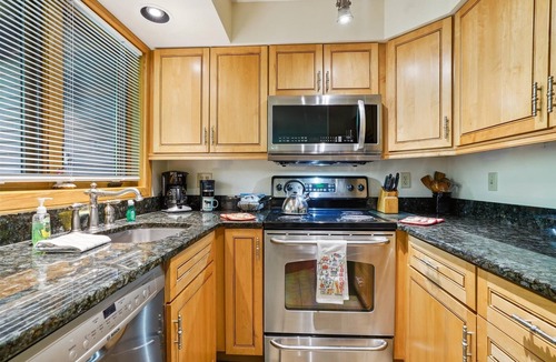Killington Condo | Wonderful condo located near the pool and hot tub Highridge J6