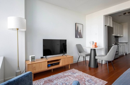 Chelsea Apartment | Wonderful Hudson Yards Studio w/Gym, Rooftop & Lounge, by Blueground