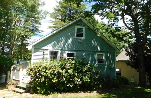 Standish Cottage | Wonderful pet-friendly waterfront home on Sebago Lake Basin in Standish