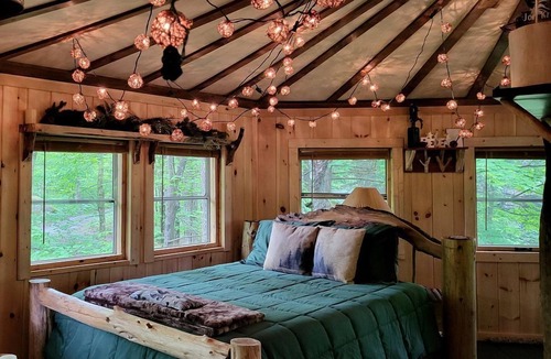 Meacham Cabin | Wonderful Tree House Perfect for a Glamping Getaway in the Adirondack Mountains, New York