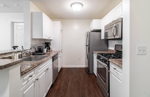 Boston Apartment | Wonderful Woburn 2BR w/In-Unit W/D, close to Restaurants, by Blueground