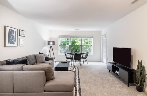 Boston Apartment | Wonderful Woburn 2BR w/In-Unit W/D, close to Restaurants, by Blueground