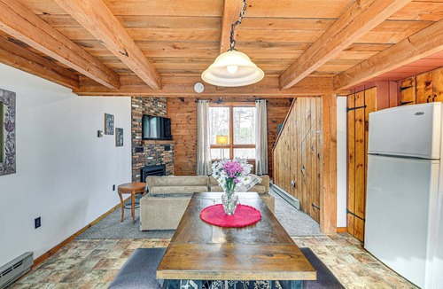 Oak Hill House | Woodland Views: Romantic Hudson Valley Hideaway
