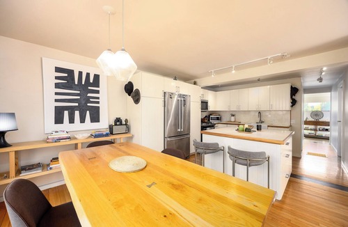 Woodstock House | Woodstock Waterfall Hideaway · Walk To Tinker St!