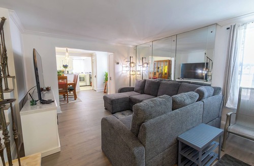 Sharon Hill House | World Cup Home Base Sleeps 8 with Free Parking near PHL