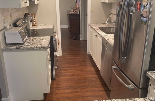 Markland Wood Condo | World Cup HQ! 1250 sq ft, 2 Bdrm/2 Bathrm on TTC, 20 mins from dwntn w/parking