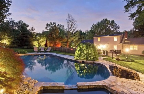 New Providence House | WORLD CUP LUXE–Walk to Train+Heated Pool & Spa-20 Min to Newark Airport-Sleep 10
