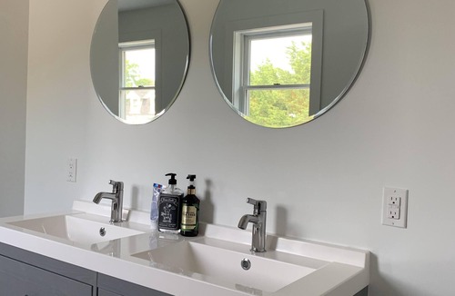 Fifth Ward House | Wow! Newly renovated, handsome five-bedroom Newport beach house! Sleeps 8!