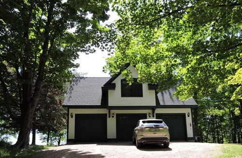 Moultonborough House | Writers or Artists Dream With Large Open Land And Lake Views