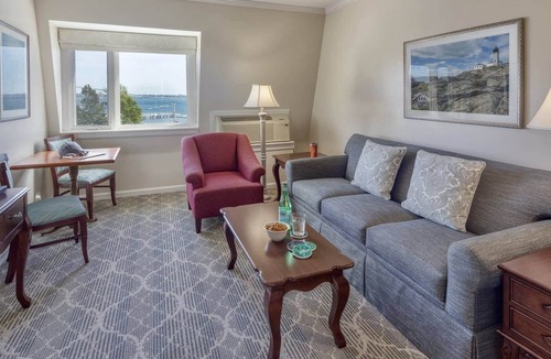 Jamestown Condo | Wyndham Bay Voyage Inn | 1BR/1BA Queen Suite