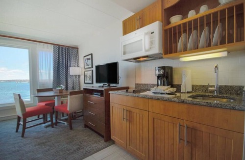 Yachting Village Condo | Wyndham Inn on the Harbor, perfect location