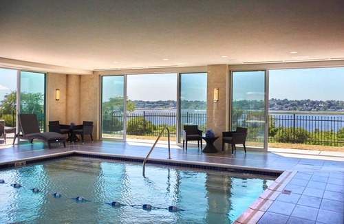 Newport East Hotel | Wyndham Newport Hotel