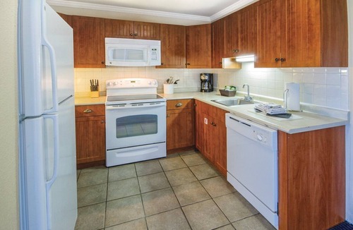 Yachting Village Condo | Wyndham Onshore is at the center of all the action on Thames St and the harbor.