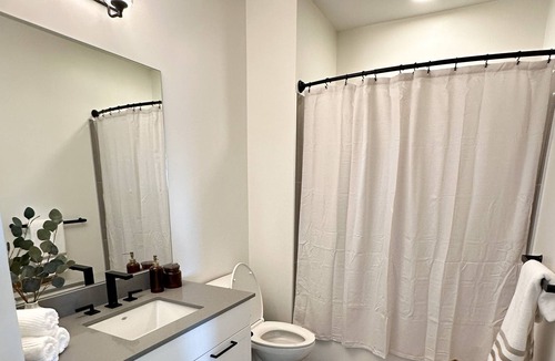 Mill River Apartment | Yale Luxury Apartment IG @Yalehousing