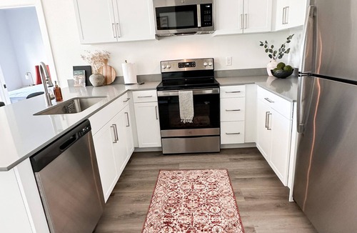 Mill River Apartment | Yale Luxury Apartment IG @Yalehousing