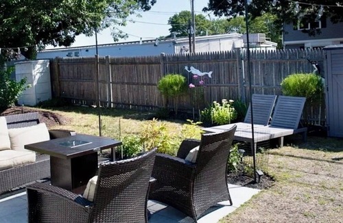 West Yarmouth Cottage | Yarmouth Cottage Steps to Water Park & Near Beach
