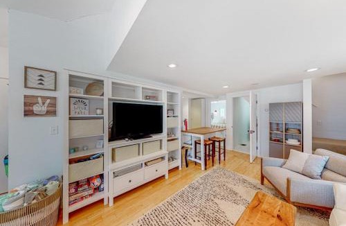 Meredith House | Yellow Door Cottage