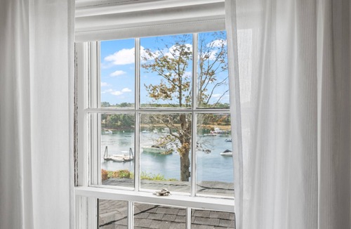 York Harbor House | York Riverfront "White Wickets" Historic Charm