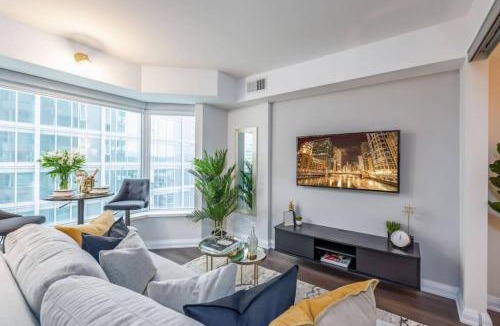 Bloor-Yorkville House | Yorkville Living 1 BR-1BA with Gym in Upscale Area