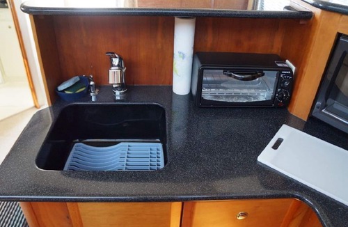 Thompson Square - Bunker Hill Boat Rental | Your Floating Suite in Boston Harbor