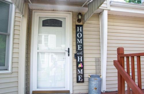 Center Apartment | Your home away from home for Comfort & Convenience