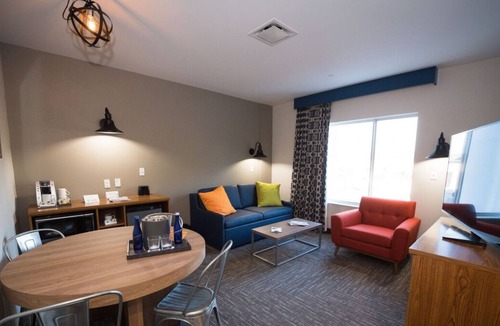 Circleville Resort | Your Home Away From Home! 2 Spacious Units, Free Parking, 2 Onsite Pools