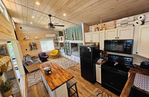 Barrington Cottage | Your own private Island Retreat